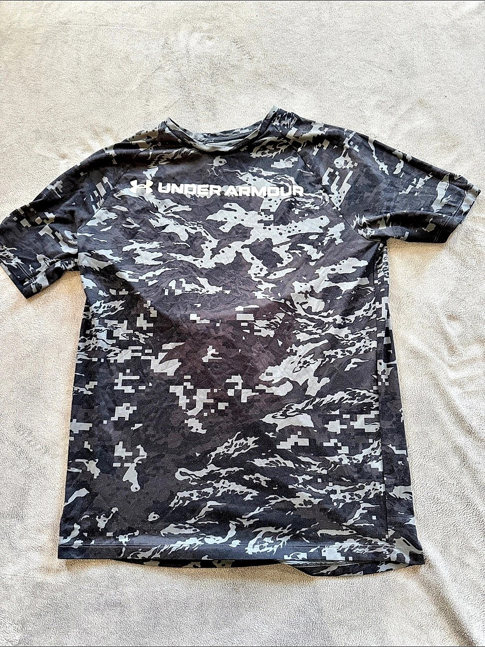 Under Armour HeatGear Loose Camo T-Shirt Black & Gray Small